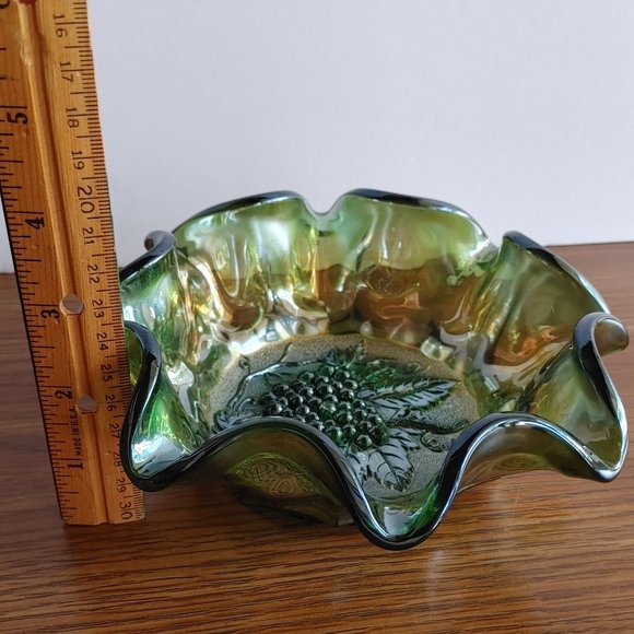 Vintage Imperial Carnival Glass Ruffled Bowl in Heavy Grape Pattern Green - Picture 6 of 6